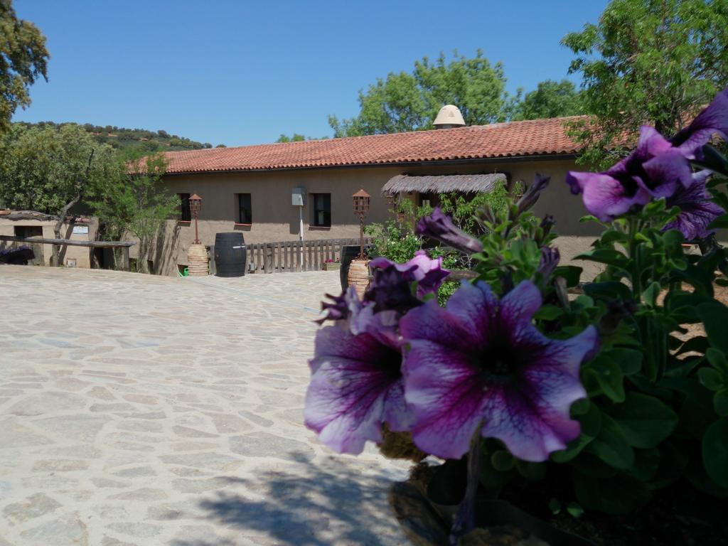 Valdolazaro Guest House Los Navalucillos Exterior foto